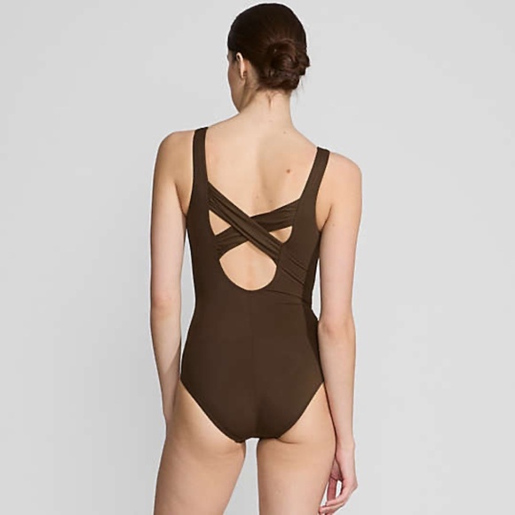 Lands' End Women's SlenderSuit Carmela One Piece Swimsuit EUC - Picture 2 of 5